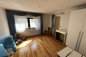 Solides und gepflegtes Einfamilienhaus mit Hof, Garten und 2 Garagen – Die vollständige Adresse der Immobilie erhältst du vom Anbieter., 76857 Silz – Vorschaubild 9