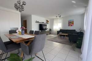 3-Zimmer-Wohnung mit Einbauküche,  Balkon und Doppelgarage  in Münster