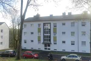 Erstbezug nach Sanierung: helle, gut geschnittene 3ZKB Wohnung mit Balkon & Keller (Whg 22)