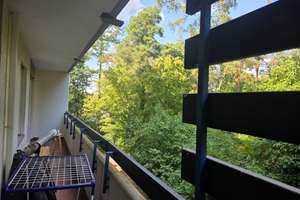 Helle 4,5-Zimmer-Wohnung mit 2 Balkonen in KA-Waldstadt(Europaviertel) – Die vollständige Adresse der Immobilie erhältst du vom Anbieter., 76139 Waldstadt, Karlsruhe – Vorschaubild 4