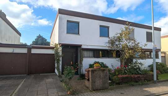 Bild von Gut gelegene Doppelhaushälfte mit schönem Garten & Garage – ideal für Familien