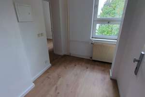 Renovierte 2-Zimmer Wohnung – Heinrich-Schütz-Straße 1, 6110 Lutherplatz/Thüringer Bahnhof, Halle (Saale) – Vorschaubild 1