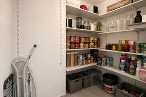 "Großzügige 5-Zimmer-Wohnung mit Balkon, Garage & Aufzug – attraktive Kapitalanlage in Regensburg" – Die vollständige Adresse der Immobilie erhältst du vom Anbieter., 93057 Reinhausen, Regensburg – Vorschaubild 6