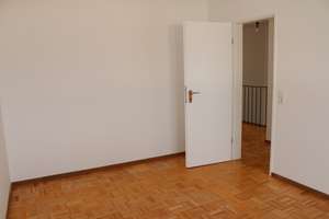 Geräumiges 5-Zimmer Reihenhaus mit Garage in Bielefeld-Babenhausen – Die vollständige Adresse der Immobilie erhältst du vom Anbieter., 33619 Dornberg, Bielefeld – Vorschaubild 6