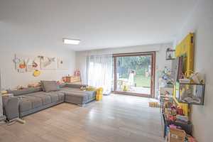 Ideal für die Familie - RHM auf 114 m² Wohnfläche mit modernen Bädern und Garage – Breisenbachstraße 8a, 44357 Dortmund – Vorschaubild 2