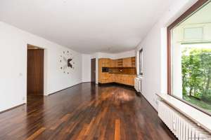 Bogenhausen: 2-Zimmer-Erdgeschosswohnung mit Wintergarten, privater Grünfläche & TG-Stellplatz! – Die vollständige Adresse der Immobilie erhältst du vom Anbieter., 81929 Englschalking, München – Vorschaubild 3