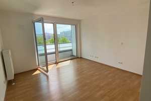Appartement mit Balkon } nur für Studenten, Azubis – Fritz-Fend-Str. 1+3, 93047 Regensburg – Vorschaubild 3
