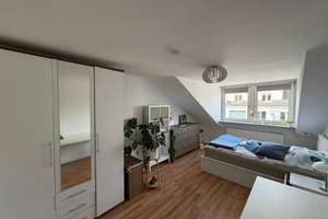 DG / Großzügiger Schnitt, ruhige zwei Zimmer mit Schrägen und großzügigem Küchenraum – Friedenstraße 62, 40219 Unterbilk, Düsseldorf – Vorschaubild 9