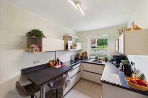 Vielseitiges Reihenmittelhaus mit Garage und Garten in bevorzugter Wohnlage – Hannover – Vorschaubild 2