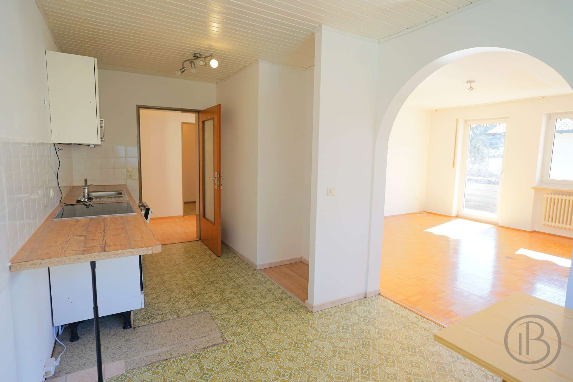 Immobilie in Siegsdorf - Zwei großzügige Wohnungen auf einer Ebene - flexibel verbindbar als Alternative zum Einfamilienhaus! - Bild 3