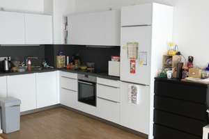 Tolle 3 Zimmer - Wohnung mit Balkon, Parkett, EBK, Badezimmer & Gäste WC