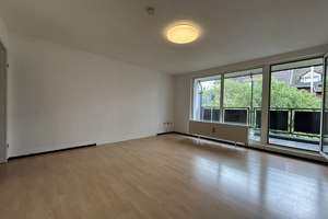 Sehr Schöne 2-Z.- DG-Wohnung mit Balkon, zentral in LEV, provisionsfrei von Privat 