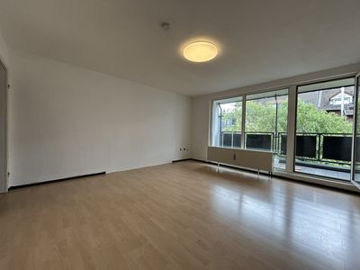 Sehr Schöne 2-Z.- DG-Wohnung mit Balkon, zentral in LEV, provisionsfrei von Privat