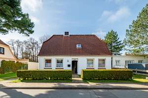 Tolle Lage in St. Peter-Ording: zentral, ruhig und strandnah. Ideal zum Wohnen oder Investieren. – Die vollständige Adresse der Immobilie erhältst du vom Anbieter., 25826 Sankt Peter-Ording – Vorschaubild 2