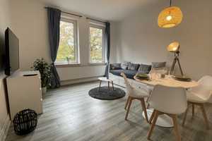 Helle 2 Zimmer Altbauwohnung WG geeignet – Sörensenstraße  26, 24143 Kiel – Vorschaubild 1