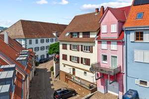 Wohnen mit Charakter: Charmante 2,5 Zimmer Wohnung in der historischen Altstadt von Engen – Die vollständige Adresse der Immobilie erhältst du vom Anbieter., 78234 Engen – Vorschaubild 2