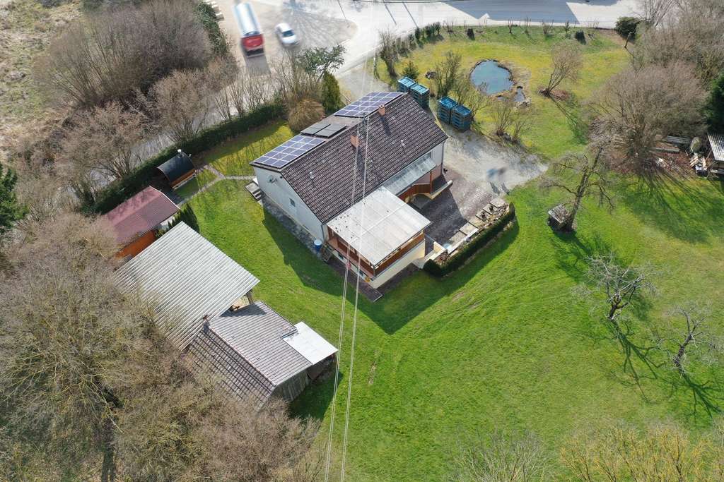 Immobilie in Finningen - Tierhalter u. Familien aufgepasst! Einfamilienhaus mit Einliegerwohnung, Nebengebäuden und 3600m2 ! - Bild 2
