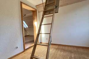 In schöner Ortsrand-/ Aussichtslage: Gepfl. EFH, u. a. mit Wintergarten, Kaminofen, Fußbodenheizung – Alte Weinstraße 33, 98554 Benshausen – Vorschaubild 51