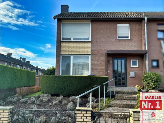 https://pictures.immobilienscout24.de/listings/b2cf315d-871b-46c6-ad91-6a40f2e4cee0-1862928019.jpg/ORIG/resize/540x540%3E/format/webp/quality/73