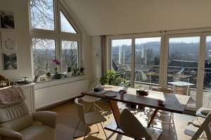 Glück kann man mieten: Bildschönes Penthouse – Traumlage in Essen Werden. 