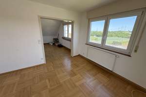 TOLLE FELDRANDLAGE - ZWEIFAMILIENHAUS MIT AUSBAURESERVE – Die vollständige Adresse der Immobilie erhältst du vom Anbieter., 74078 Kirchhausen, Heilbronn – Vorschaubild 8