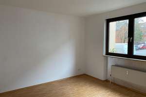 Gepflegte 2-Zimmer-Erdgeschosswohnung mit Balkon & Stellplatz in zentraler Lage von Nürnberg – Schloßstraße 10, 90478 Ludwigsfeld, Nürnberg – Vorschaubild 3