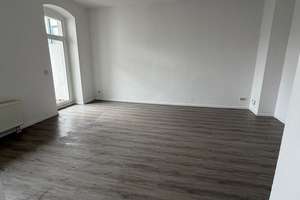 Großzügige 1-Zimmer mit Balkon, Dusche und Laminat in zentraler Lage! – Philippstraße 23, 9130 Sonnenberg, Chemnitz – Vorschaubild 2