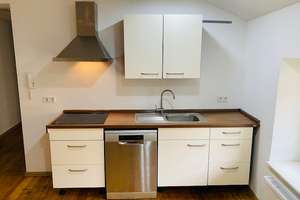 DESIGNER-DACHGESCHOSS-WOHNUNG MIT "2 SCHLAFZIMMERN" IN EINEM HISTORISCHEM STADTPALAIS – Wörthstraße 6, 65185 Mitte, Wiesbaden – Vorschaubild 6