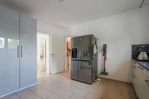 Modern möbliertes Einfamilienhaus mit Wintergarten und privatem Gym in ruhiger Wohnlage – Die vollständige Adresse der Immobilie erhältst du vom Anbieter., 40489 Wittlaer, Düsseldorf – Vorschaubild 14