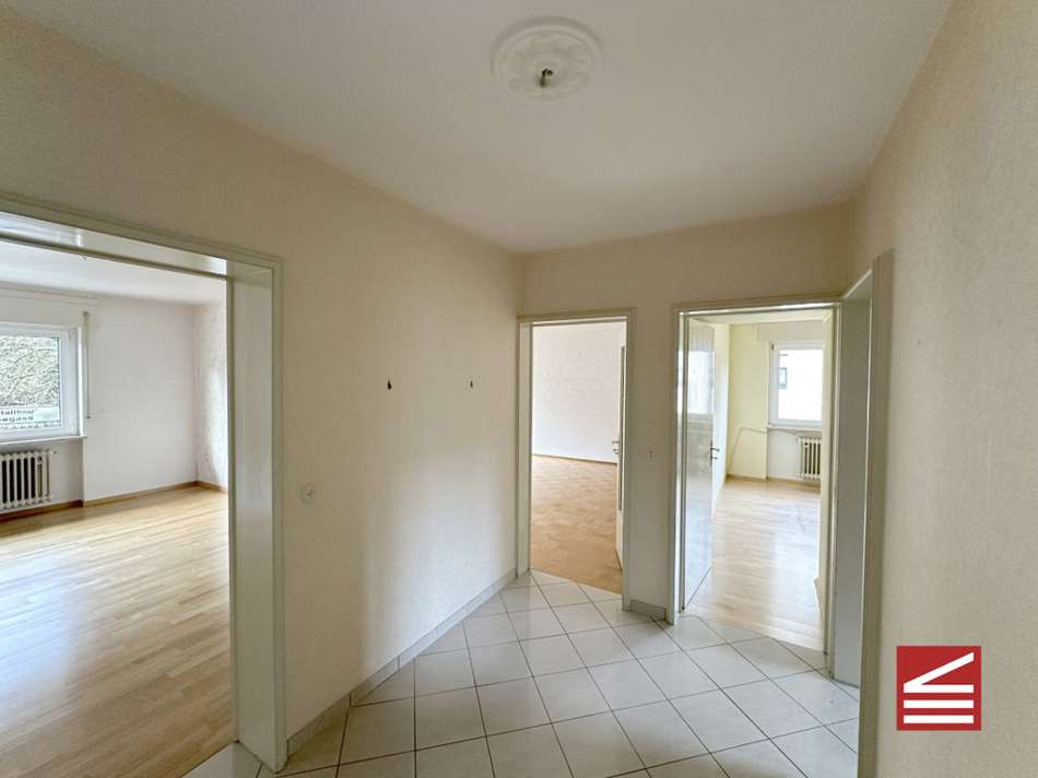 1-1536_01_Flur Blick Richtung 