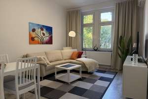 klimatisiert, löffelfertig vollständig möbliert und renoviert, 2 Zi, KDB und Balkon – Röhrenstraße 1, 40472 Rath, Düsseldorf – Vorschaubild 1
