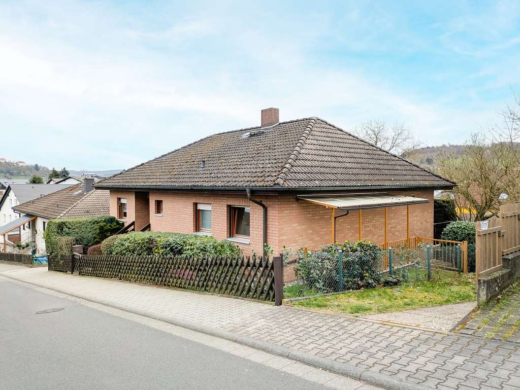 Immobilie in Reichelsheim (Odenwald) - Hier finden Sie alles: Viel Platz, ruhige & Feldrand-nahe Lage mit SW-Ausrichtung nahe Reichelsheim! - Bild 1