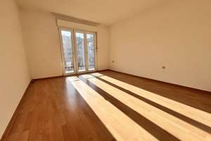 Wohnen Nähe Wiesengrund ...
Sonnige 2 Zimmer- Wohnung mit Loggia 