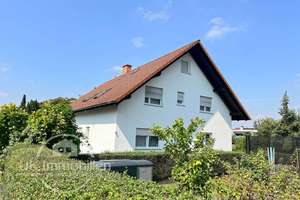 Ein Haus. 2-3 Wohnungen. Unzählige Möglichkeiten! Zuhause in Berkersheim!