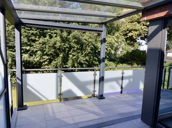 Neuwertige, seniorengerechte ETW mit kl. Dachterrasse, tolle Ausstattung