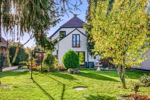 Bremen-Rönnebeck: Freistehendes Ein- bis Zweifamilienhaus  in unmittelbarer Nähe zum Weserufer