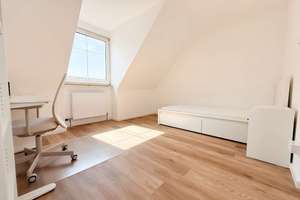 Modernes Studentenapartment in Erlangen – möbliert, renoviert, Renditepotenzial >5 % – Die vollständige Adresse der Immobilie erhältst du vom Anbieter., 91052 Schönfeld, Erlangen – Vorschaubild 2