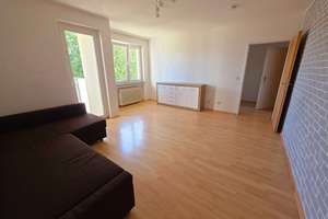 Handwerkerchance in Bestlage: 3-Zimmer-Wohnung mit Balkon und großem Entwicklungspotenzial!
