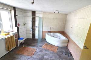 Mehrgenerationenhaus mit großem Grundstück und Halle – Die vollständige Adresse der Immobilie erhältst du vom Anbieter., 39439 Güsten – Vorschaubild 3