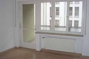 Helle 3-Zimmer Wohnung im 2. OG mit Balkon in Stuttgart West – Kornbergstraße 32, 70176 Hölderlinplatz, Stuttgart – Vorschaubild 2