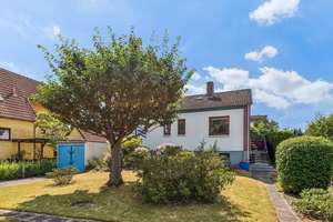 Einfamilienhaus mit Garage auf großzügigem Gartengrundstück in Burg-Grambke zur Modernisierung – Die vollständige Adresse der Immobilie erhältst du vom Anbieter., 28719 Burg-Grambke, Bremen – Vorschaubild 2