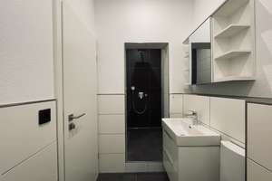 Moderne Erdgeschosswohnung mit eigenem Eingang, Einbauküche und Ankleidezimmer – Rollbühlstraße 89, 68309 Käfertal, Mannheim – Vorschaubild 6