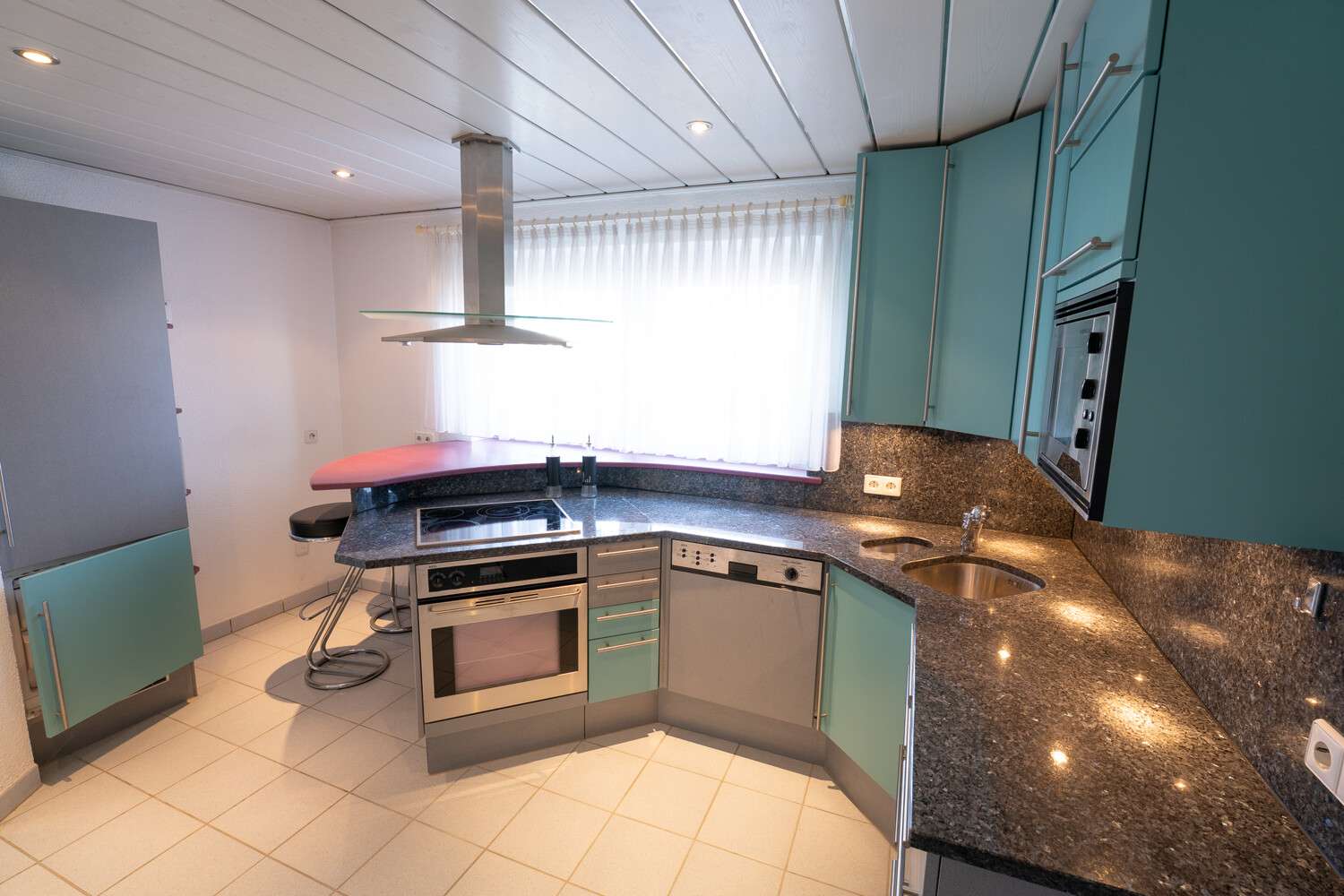 Immobilie in Wellendingen - Großzügiges Haus mit flexiblen Nutzungsmöglichkeiten - Bild 6