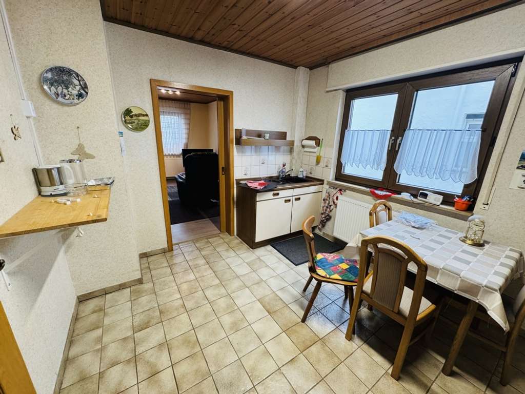 Immobilie in Wörth am Rhein - Viel Potenzial für individuelle Wohnideen - Einfamilienhaus mit Scheune und Werkstatt - Bild 3