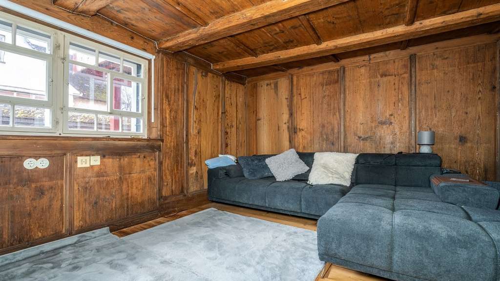 Immobilie in Konstanz - Dein Rückzugsort in Konstanz-Wollmatingen: 2-Zimmer-Wohnung mit Altbauflair und guter Anbindung! - Bild 2