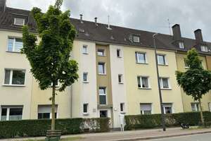 Zentrale 2-Zimmer-Wohnung mit Balkon zur Hofseite! – Steeler Str. 394, 45138 Huttrop, Essen – Vorschaubild 1