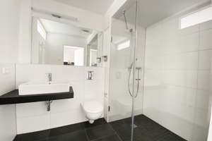 Möblierte Wohnung mit Südausrichtung und EBK!!! – Florian-Geyer-Str 111, 12489 Adlershof, Berlin – Vorschaubild 3