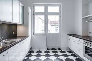 Wunderschöne 165  m² große Wohnung im 3. OG eines sehr gepflegten Wohn- und Geschäftshauses. – Die vollständige Adresse der Immobilie erhältst du vom Anbieter., 65185 Mitte, Wiesbaden – Vorschaubild 15
