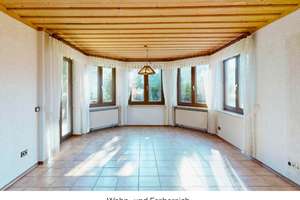 5 Zimmer Wohnung mit Einbauküche und Balkon 