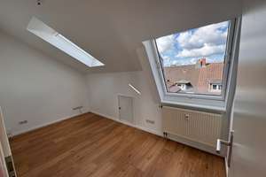 HELLE DACHGESCHOSSWOHNUNG MIT TERRASSE & NEUER KÜCHE IN KIEL-MITTE – Schauenburgerstraße 69, 24118 Ravensberg, Kiel – Vorschaubild 11